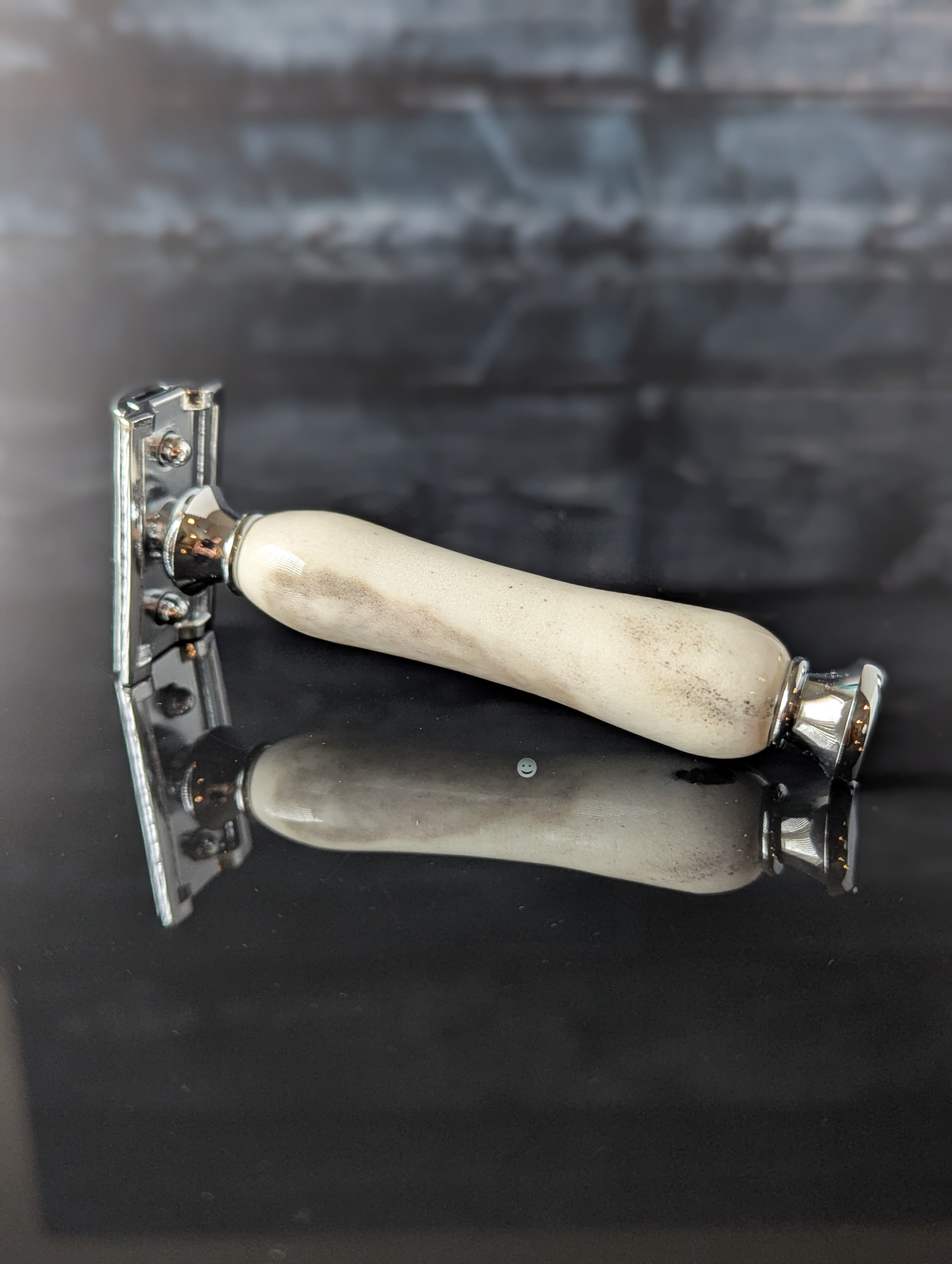 Hand-turned Antler Safety Razor | Luxury Shaving from MC Shave Gear